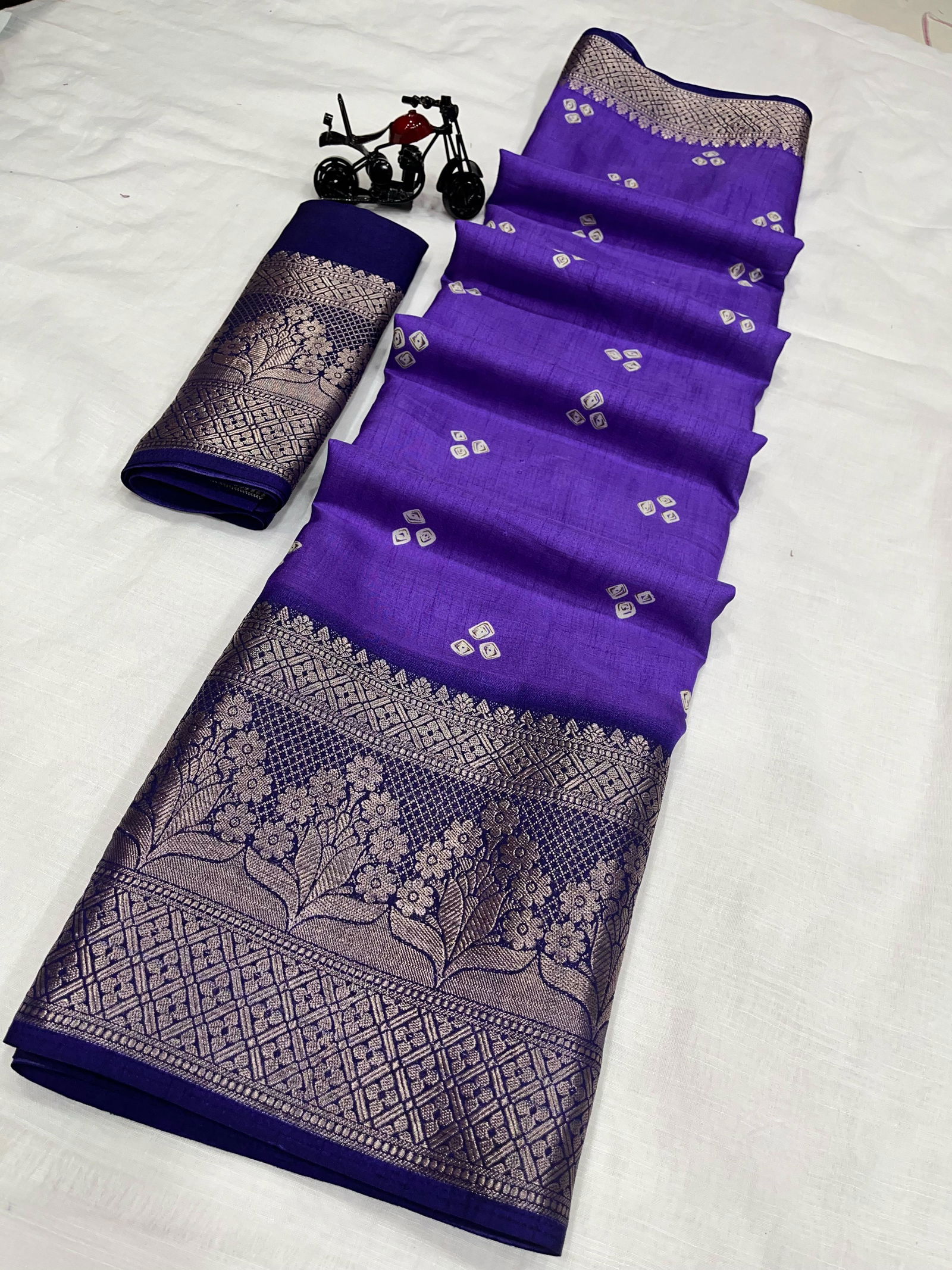 Wow Bandhej Printed Jacquard Border Dola Silk Sarees Wholesale Price In Surat